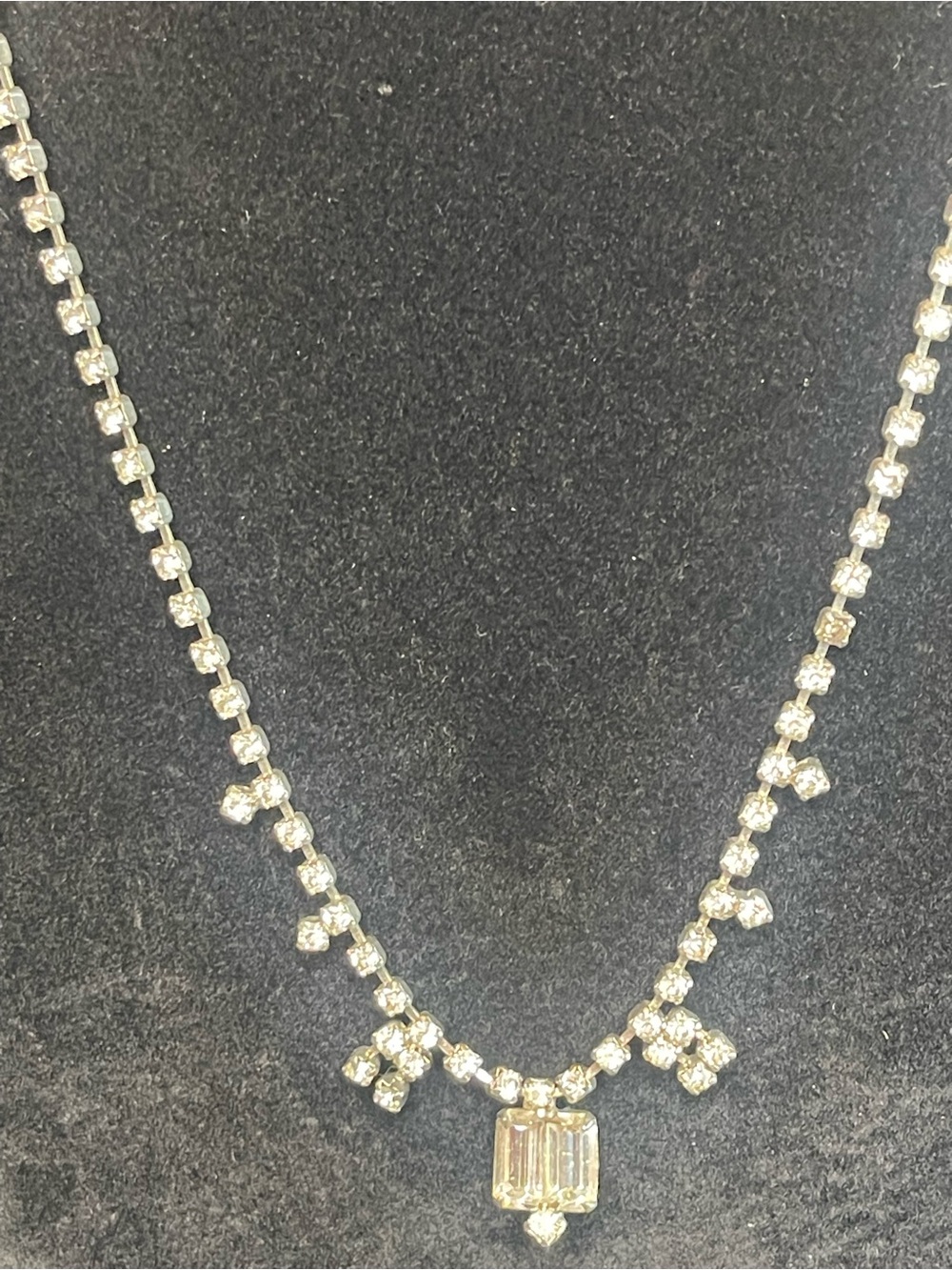Vintage glass rhinestone necklace
